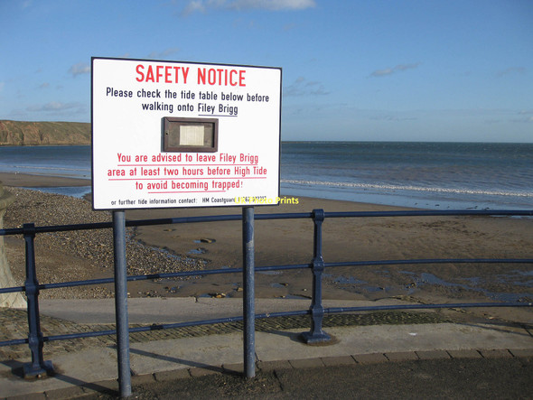 Photo 6"x4" You have been warned Filey c2011