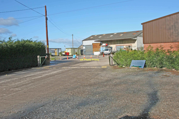 Photo 6"x4" Andover, Hampshire Picket Piece c2011