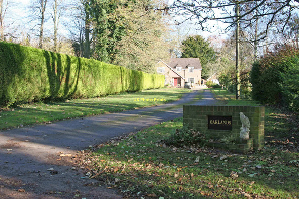 Photo 6"x4" Andover, Hampshire Picket Piece c2011