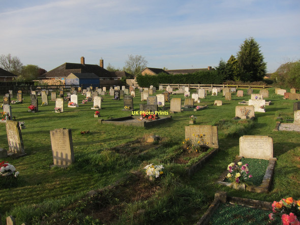 Photo 6"x4" St Mary's cemetery, Mepal Mepal c2011