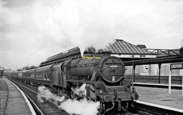 Photo 6"x4" Manchester - Southport express passing Salford Manchester c1959