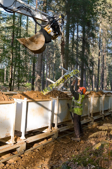 Photo 6"x4" Warwickslade Cutting: laying the railway Bank\/SU2807 c2009