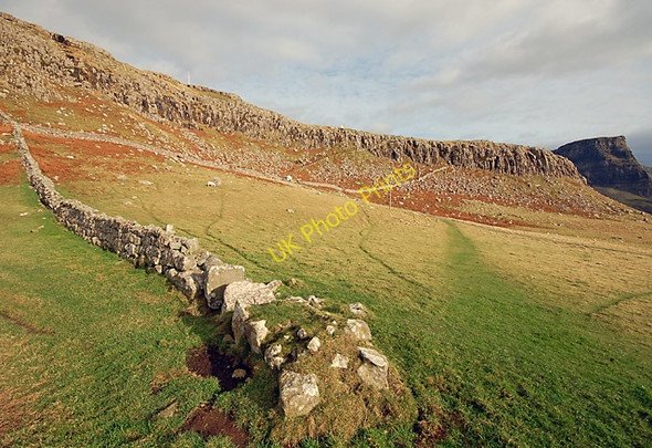 Photo 6"x4" Neist Fiadhaich Waterstein c2009