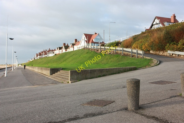 Photo 6"x4" Houses with a view of the sea Bridlington c2009