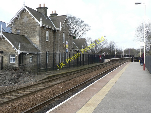 Photo 6"x4" Headingley Station Kirkstall c2006