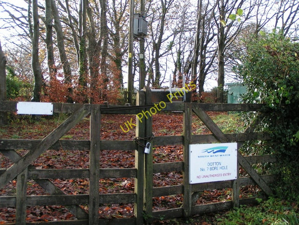 Photo 6"x4" Bore hole at Dotton Burrow\/SY0789 c2009