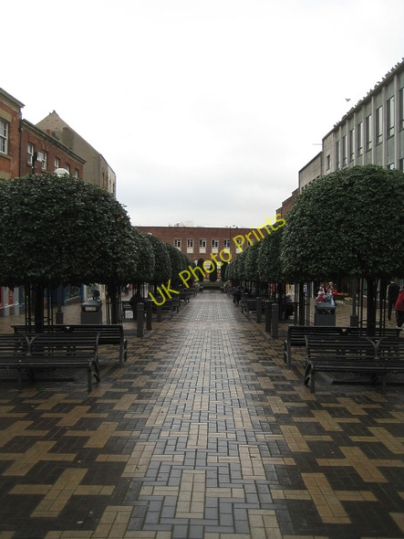 Photo 6"x4" Cathedral precinct Wakefield\/SE3320 c2009