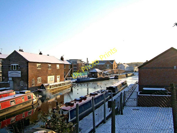 Photo 6"x4" Canal basin in winter Stourport-on-Severn c2010
