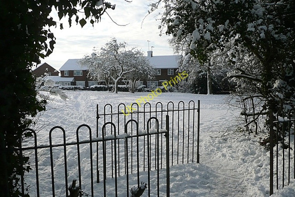 Photo 6"x4" Gateway to a winter scene Reading c2010