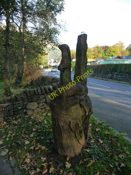 Photo 6"x4" Carving of otters near car park at Arrochar Arrochar c2009