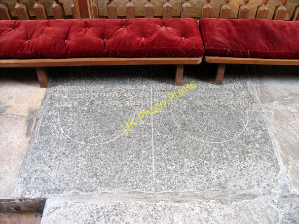 Photo 6"x4" St George, Esher, Surrey - Ledger slabs Esher c2005