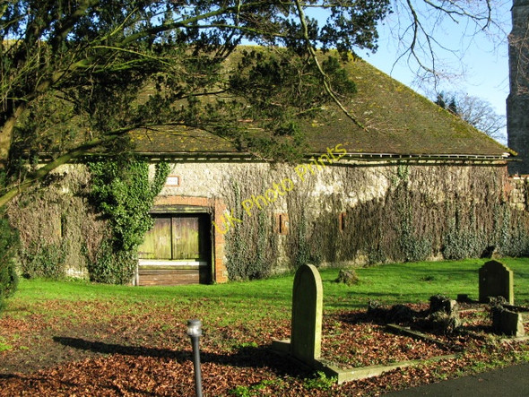 Photo 6"x4" An 1836 barn just west of St Martin's church Aldington\/TR0636 c2010