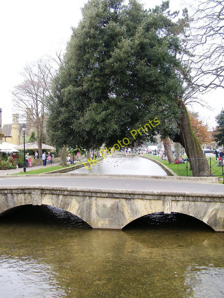 Photo 6"x4" River Windrush, Bourton-on-The Water Bourton-on-the-Water c2007