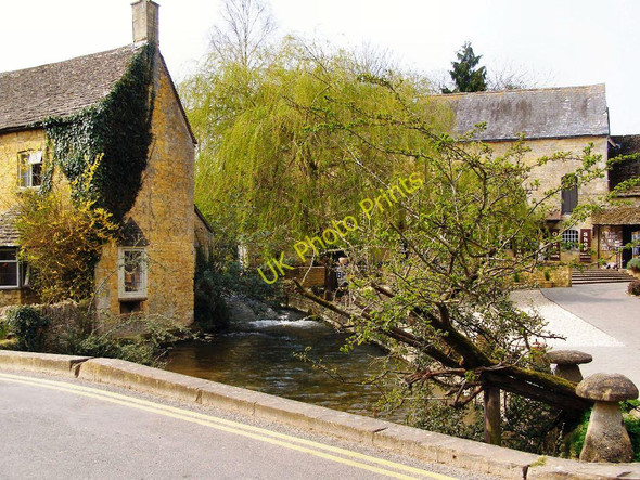 Photo 6"x4" River Windrush, Bourton-on-The -Water Bourton-on-the-Water c2007 P2