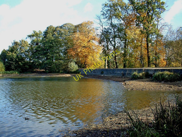 Photo 6"x4" The causeway at Coate Water Country Park, Swindon Coate\/SU1882 c2002