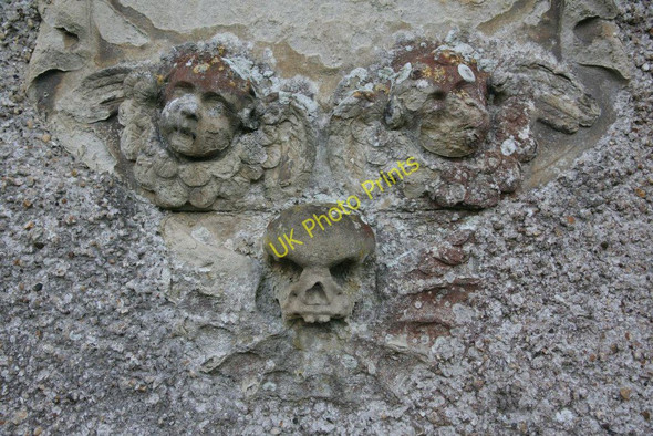 Photo 6"x4" Skull at the bottom Didcot c2010