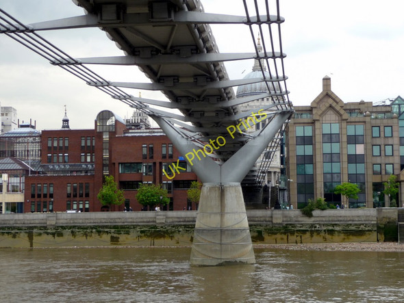 Photo 6"x4" Millennium Bridge, London London c2009