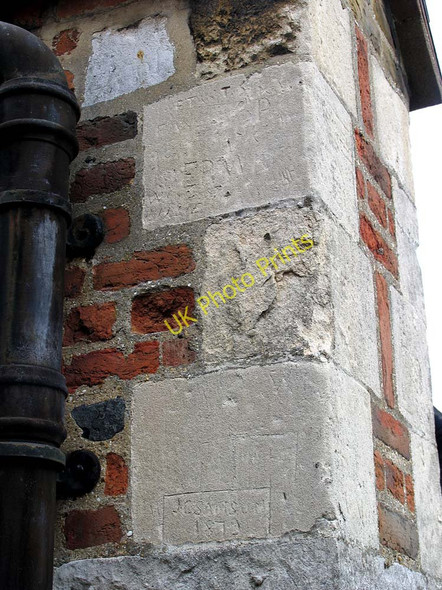 Photo 6"x4" All Saints, Old Church Road, Chingford - Graffiti Chingford c2004