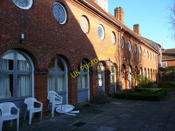 Photo 6"x4" Salisbury - Almshouses Salisbury c2010