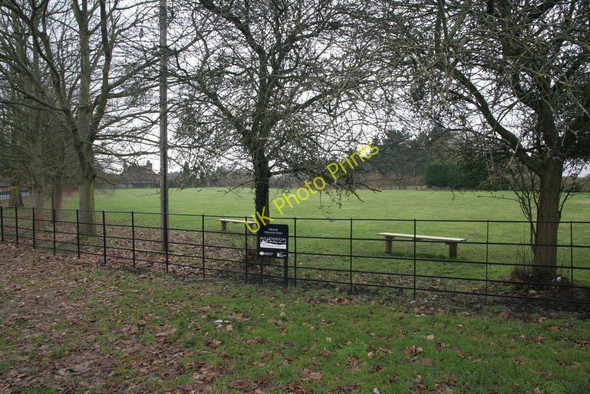 Photo 6"x4" Railing round the park Tidmarsh c2010