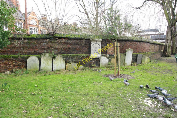 Photo 6"x4" St Giles, Camberwell Church Street, London SE5 - Churchyard Brixton\/TQ3175 c2010