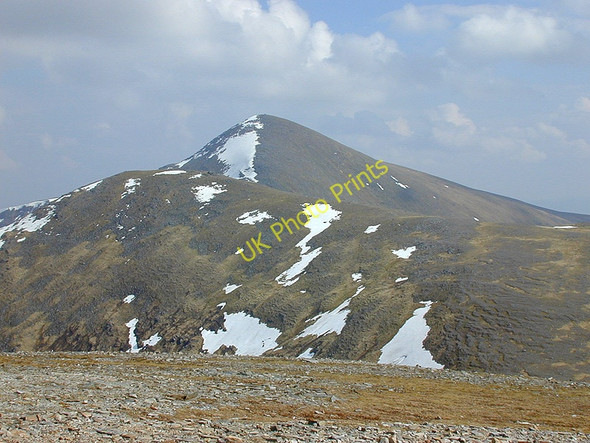 Photo 6"x4" View towards Sg\u00c3\u00b9rr M\u00c3\u00b2r Meall a' Chrasgaidh c2002