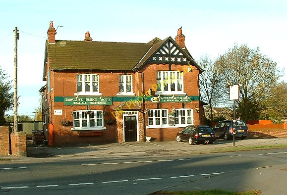 Photo 6"x4" Rawcliffe Bridge Nr Goole, Rawcliffe Bridge Hotel Rawcliffe Bridge c2006