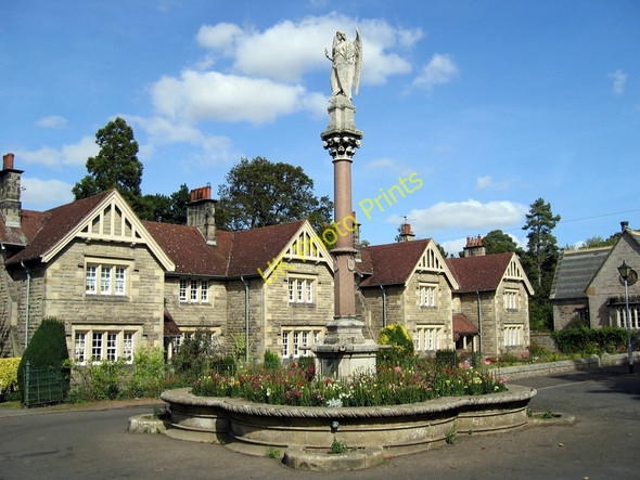 Photo 6"x4" Ford village Ford\/NT9437 c2003