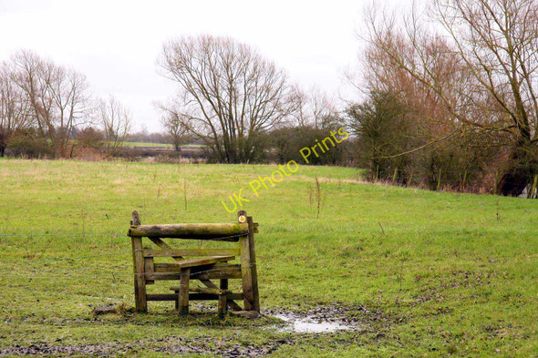 Photo 6"x4" A stile in a field at Ickford Draycot c2010