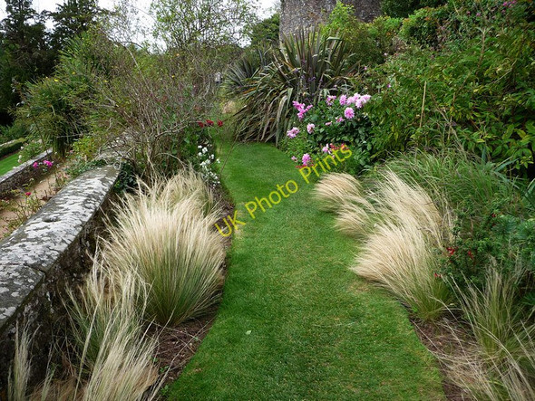 Photo 6"x4" Berkeley Castle, garden Ham\/ST6898 c2009