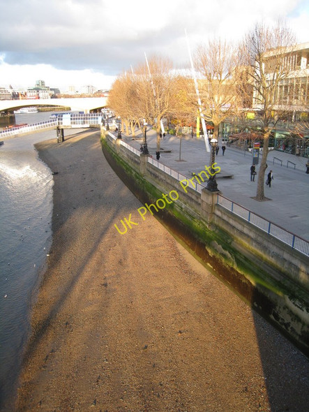 Photo 6"x4" Low tide on the Thames London c2010