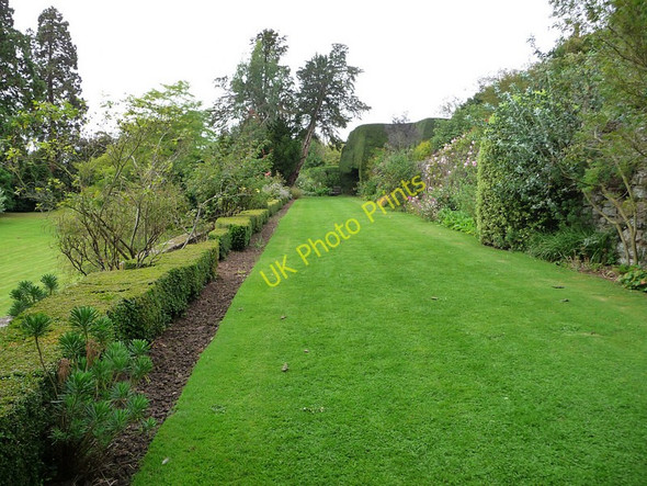 Photo 6"x4" Berkeley Castle, garden Ham\/ST6898 c2009