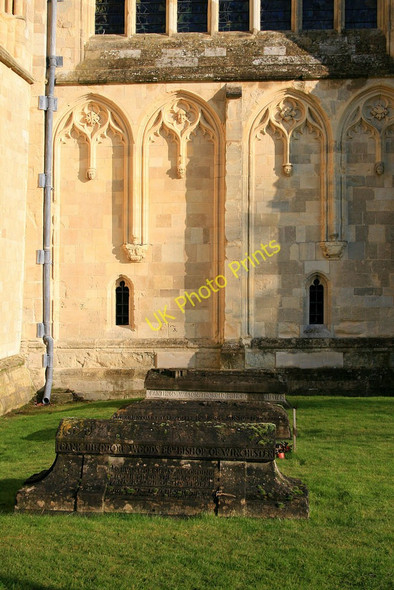 Photo 6"x4" The bishop's tombs Winchester c2010