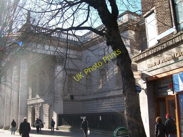 Photo 6"x4" The portico of the Bank of Ireland from the bottom of Westmoreland Street Dublin\/O1534 c2010