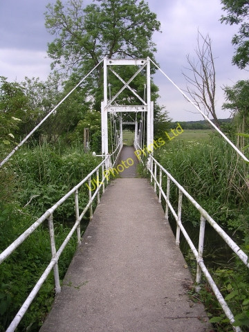Photo 6"x4" Suspension footbridge over the River Avon, Burgate Fordingbridge c2005
