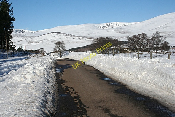 Photo 6"x4" Snow Banks by the B955 Rottal c2010