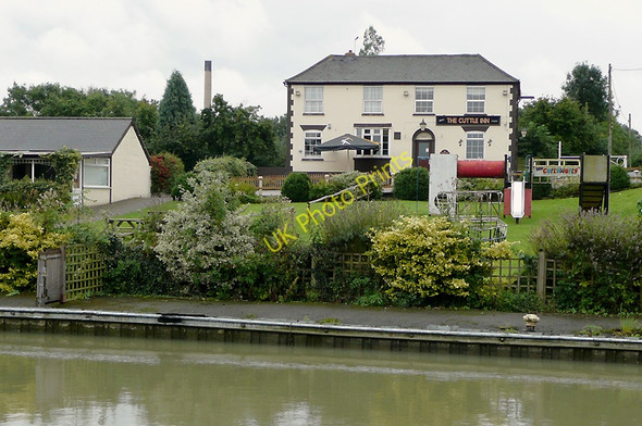 Photo 6"x4" The Cuttle Inn at Long Itchington in Warwickshire Model Village\/SP4164 c2008