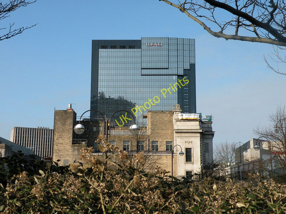 Photo 6"x4" Ancient and Modern in Broad Street Lee Bank c2010