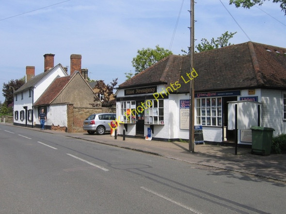 Photo 6"x4" Local Shop, Silsoe, Beds Silsoe c2006