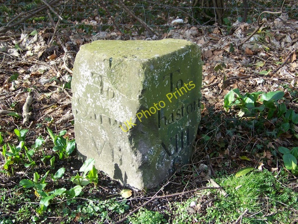 Photo 6"x4" Milestone near Compton Chamberlayne Barford St Martin c2010