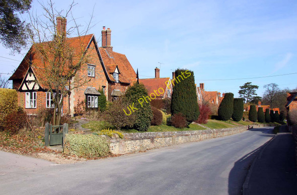 Photo 6"x4" The main street through East Lockinge Wantage c2010