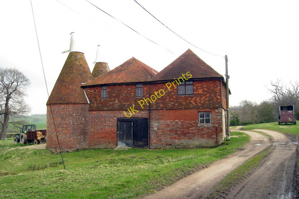 Photo 6"x4" Unconverted Oast House at Billingham Farm, Billingham Lane, Udimore, East Sussex Udimore c2008 P1