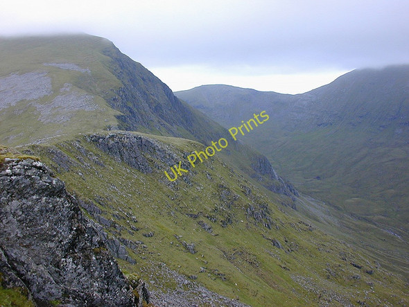 Photo 6"x4" View north from Sg\u00c3\u00b9rr nan Each Sg\u00f9rr a' Chadha Dheirg\/NH1869 c2003