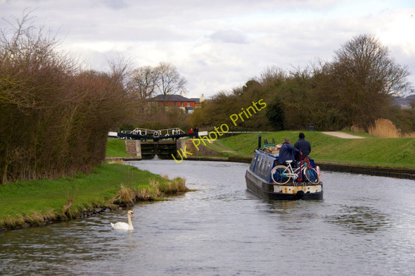 Photo 6"x4" Canal Boat approaching Lock No. 40, Grand Union Canal, Marsworth Tring c2010