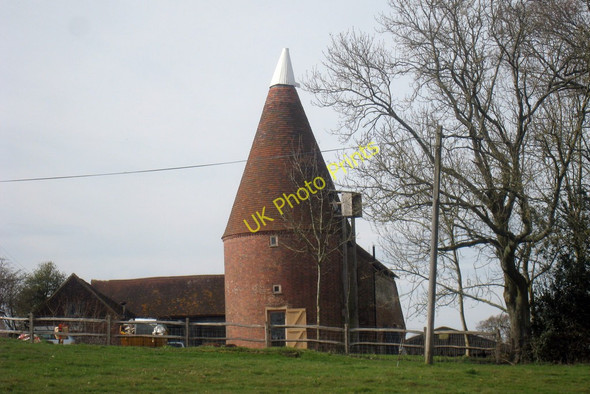 Photo 6"x4" Oast House at Bullfinches Farm, Eridge, East Sussex Lye Green\/TQ5134 c2010