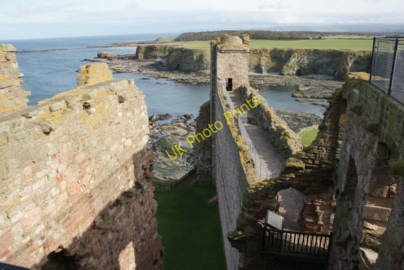 Photo 6"x4" East tower, Tantallon Castle Blackdykes\/NT5883 c2010