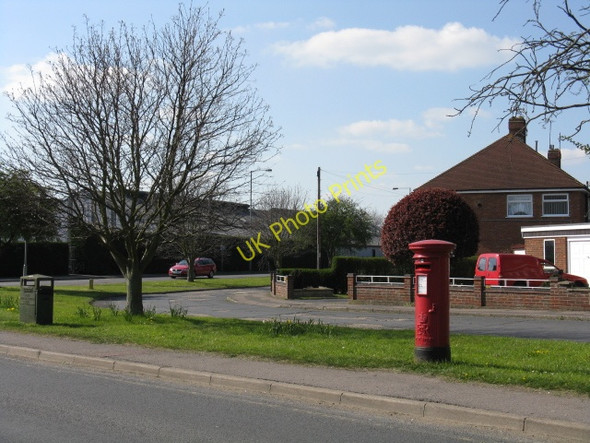 Photo 6"x4" Burton Latimer - Postbox on Station Road Burton Latimer c2010
