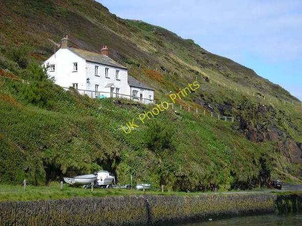 Photo 6"x4" Cottage overlooking the harbour at Boscastle Boscastle c2007