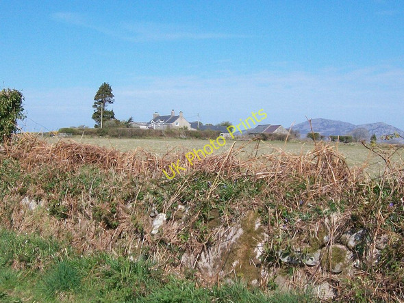 Photo 6"x4" Castellcoed Farm with Yr Eifl hills in the background Llanarmon c2010
