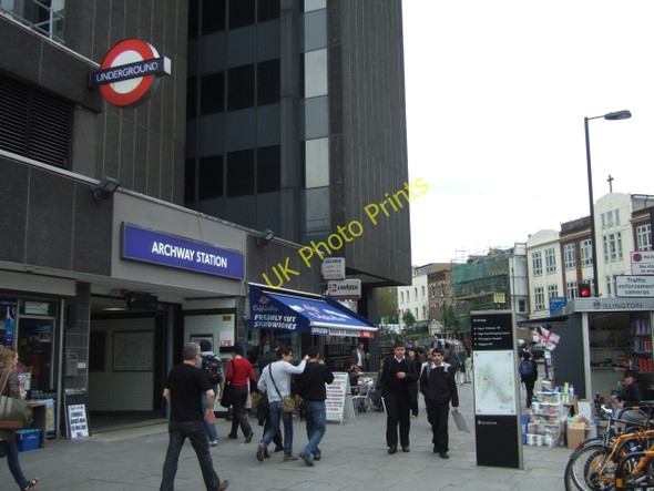 Photo 6"x4" Archway station Camden Town c2010